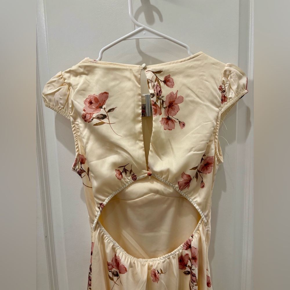 ⌛️sale⌛️ NWOT Old Hollywood back cutout satin and lace Floral dress- L - Picture 2 of 8